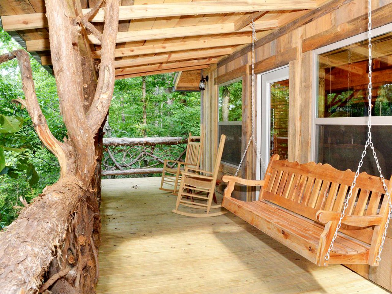 Secluded Cabin in Mountain View, Arkansas