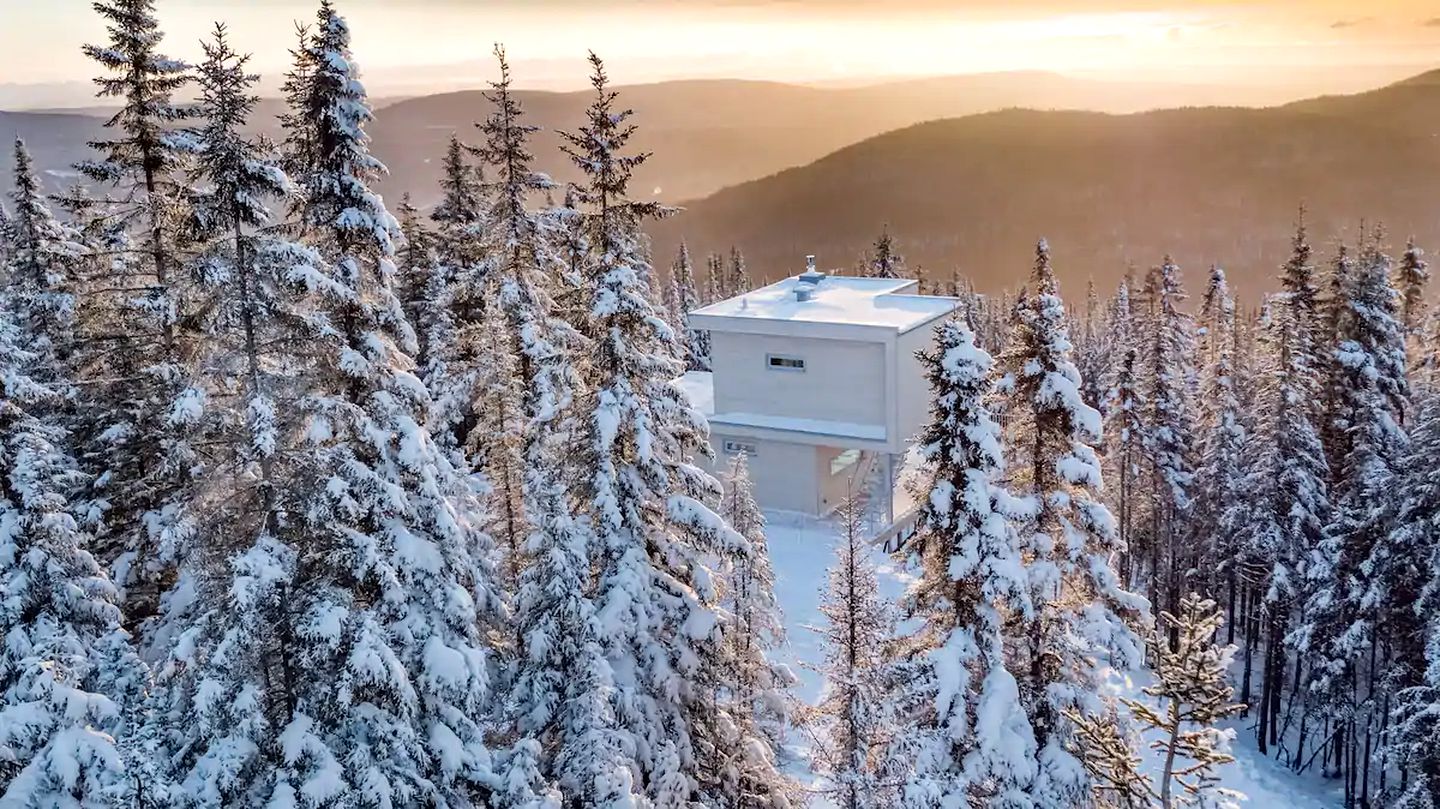 Stunning Quebec Tiny House for Glamping in Canada