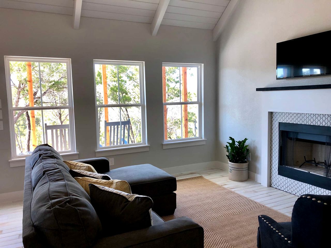 Charming Cabin for Glamping Vacations in Wimberley, Texas