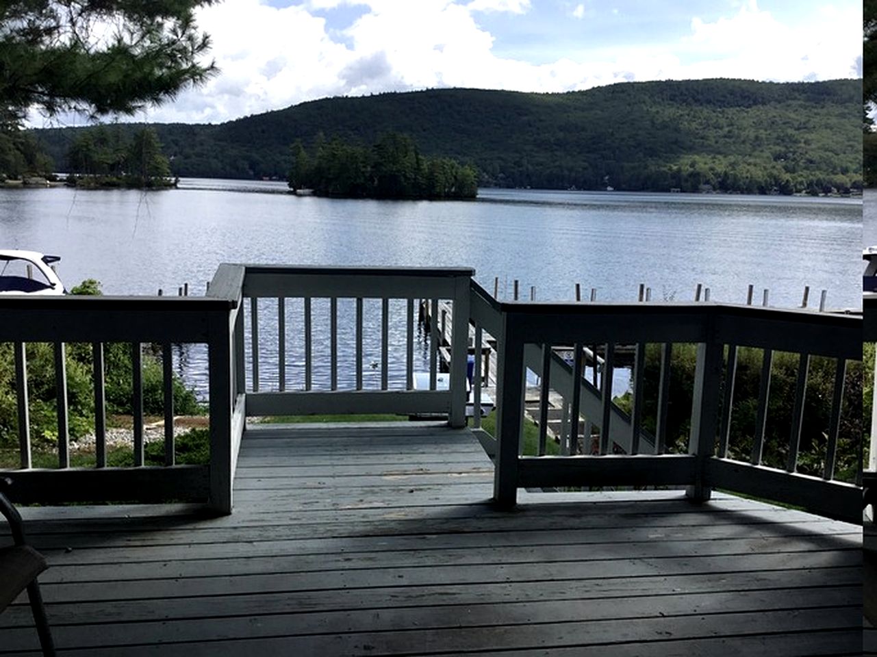 Wonderful Rental with Direct Lake Views and Two Decks in New York