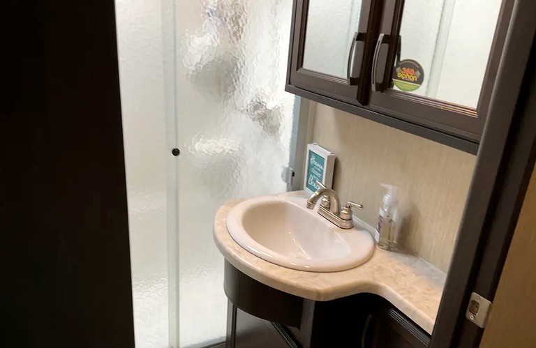 Caravans (Bay City, Texas, United States of America)