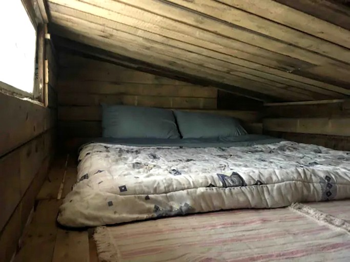 Cabins (Canada, Markdale, Ontario)