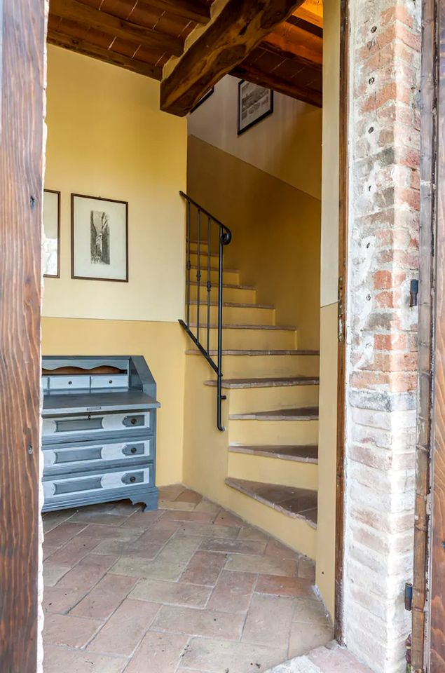 Gorgeous Tuscany Vacation Rental with a Pool and Jacuzzi in Siena, Italy