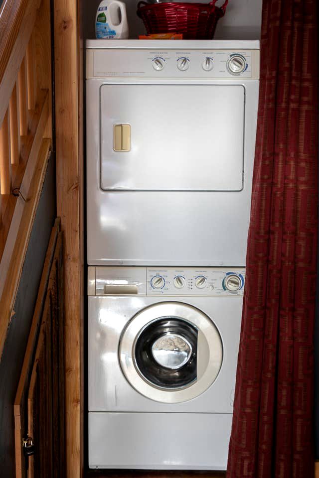 Cozy and Intimate Cabin Rental near Livingston for a Romantic Getaway in Montana