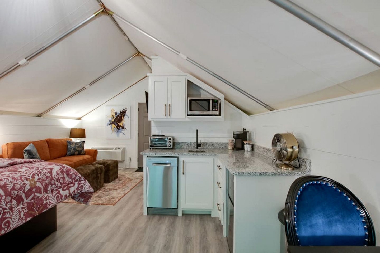 Amazing Tented Cabin with Hot-tub in Scottsboro, Alabama