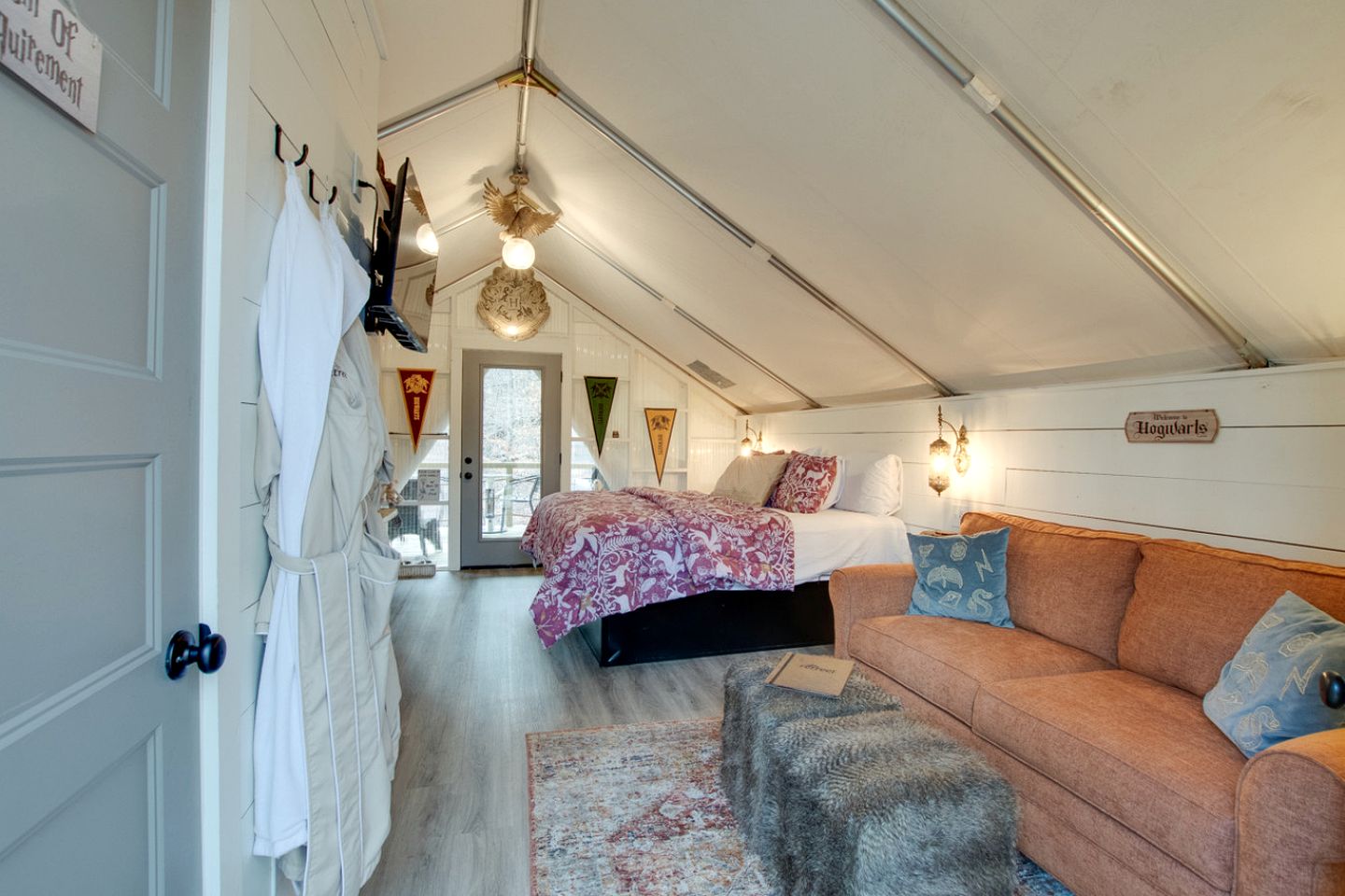 Amazing Tented Cabin with Hot-tub in Scottsboro, Alabama