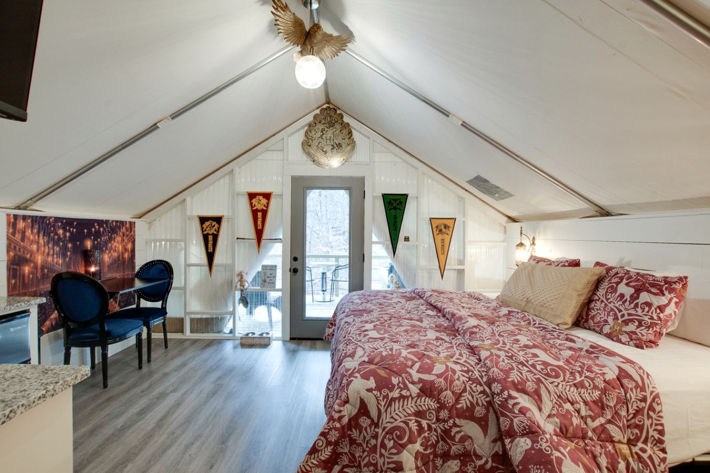 Amazing Tented Cabin with Hot-tub in Scottsboro, Alabama