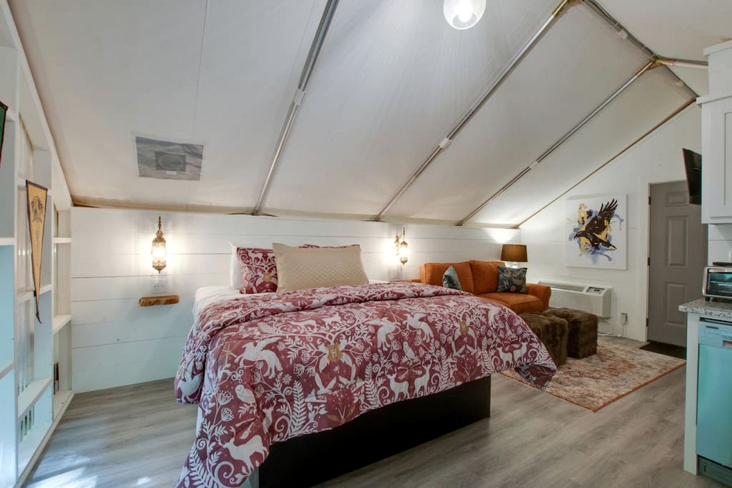 Amazing Tented Cabin with Hot-tub in Scottsboro, Alabama