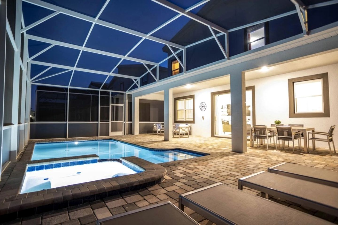 Fantastic Cottage with Swimming Pool and Hot-tub in Reunion, Florida