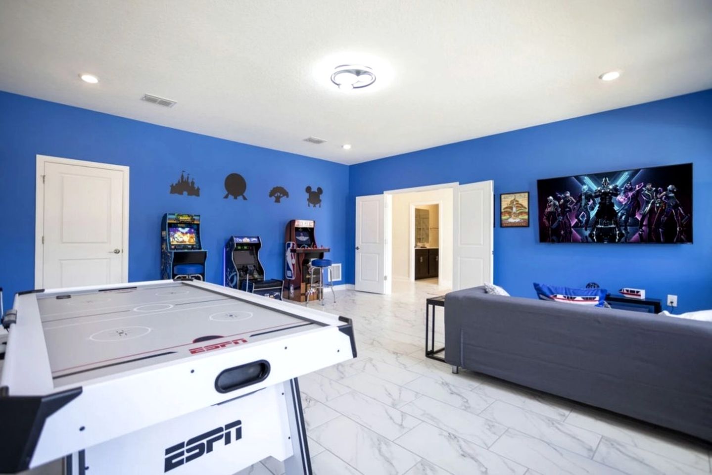 Fantastic Cottage with Swimming Pool and Hot-tub in Reunion, Florida