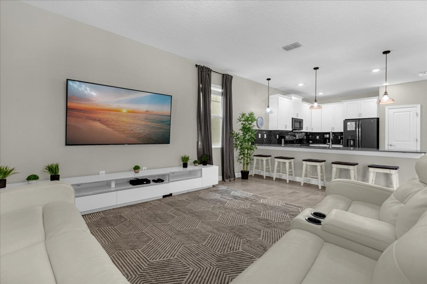 Incredible Disney-Themed Luxury Villa with Pool on Family Resort in Kissimmee, Florida