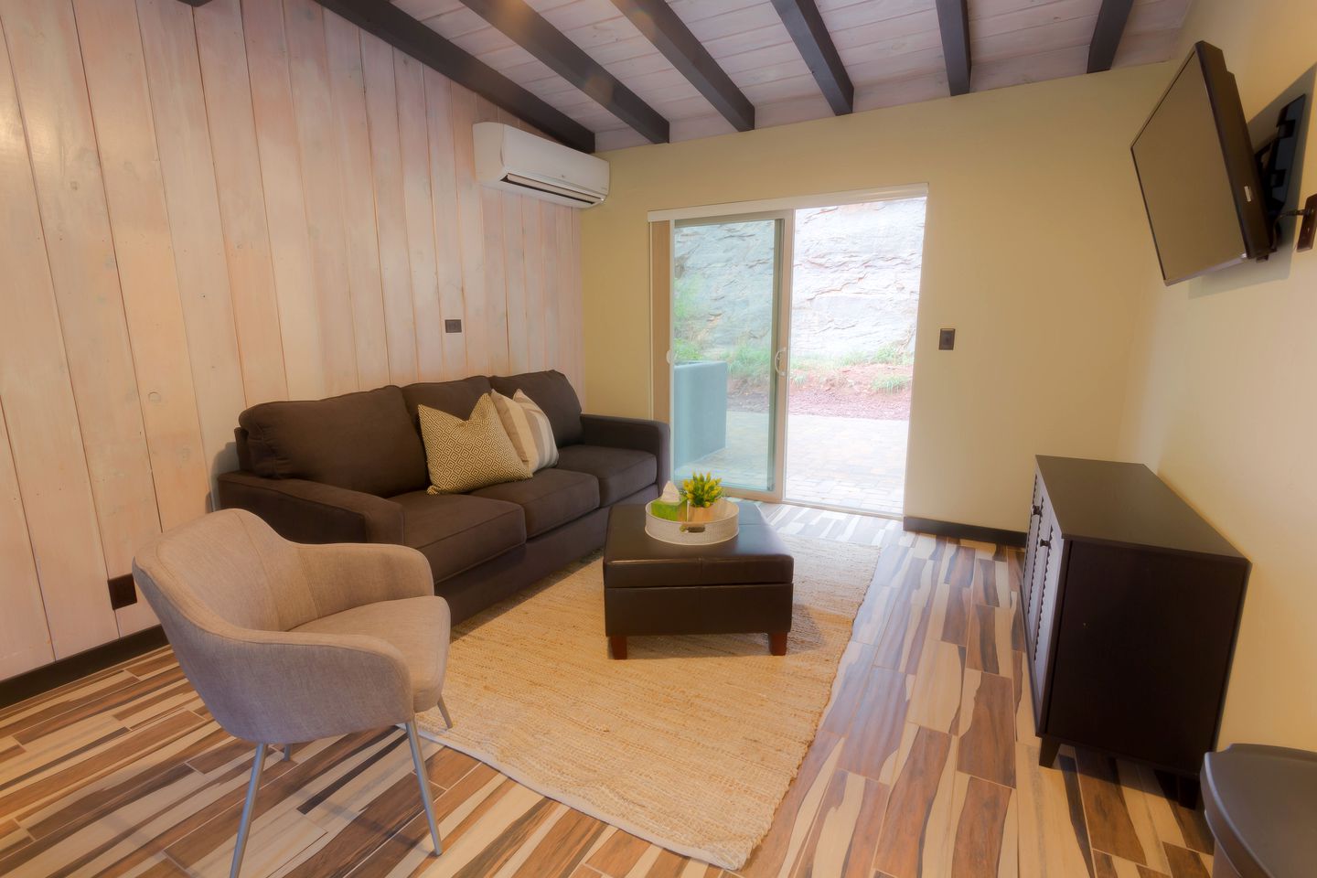 Pet-Friendly Cabin with Beautiful Waterfall Views in Sedona, Arizona