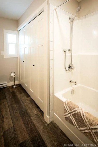 Beach Houses (Balmoral, British Columbia, Canada)