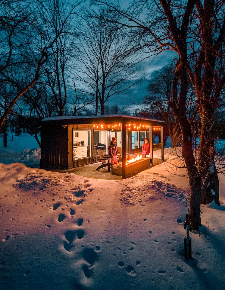 Luxury Cabin with a Hot Tub in Barneveld Ideal for Romantic Adirondack Getaways