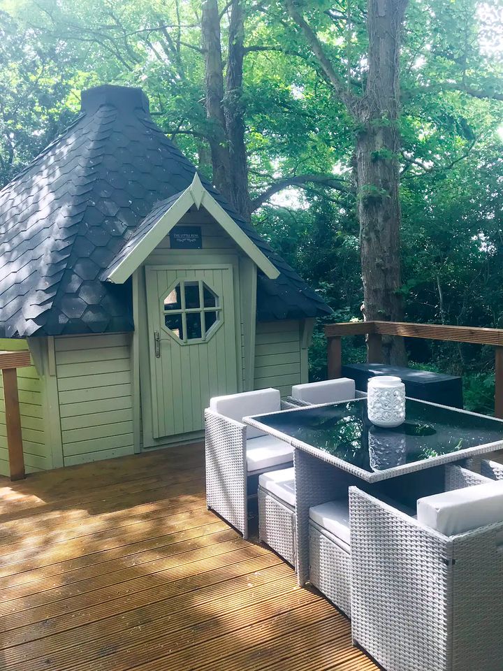 Luxury Glamping For Couples in Hut Rental in Lincolnshire, England