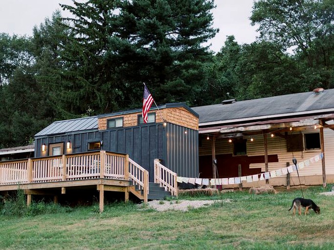 Tiny Houses (Clinton, West Virginia, United States of America)