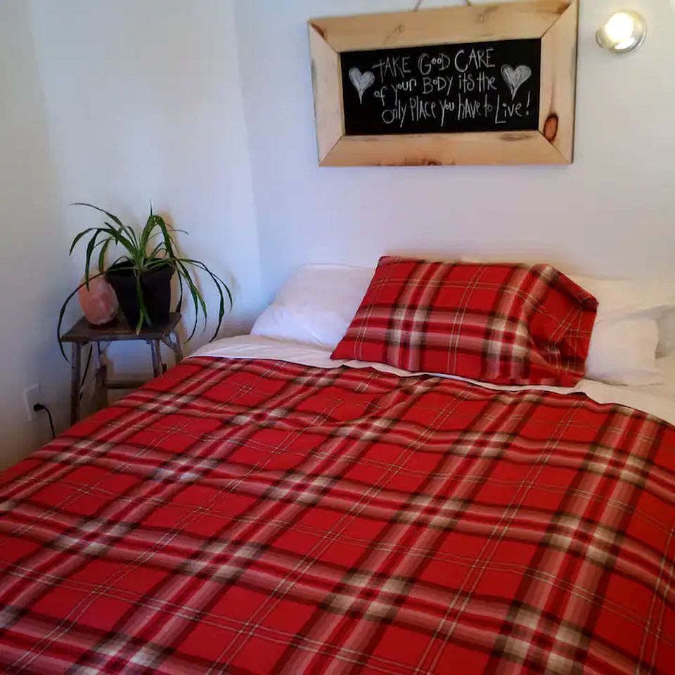 Private Bedroom for Rent in The Blue Mountains for Winter Getaways, Ontario