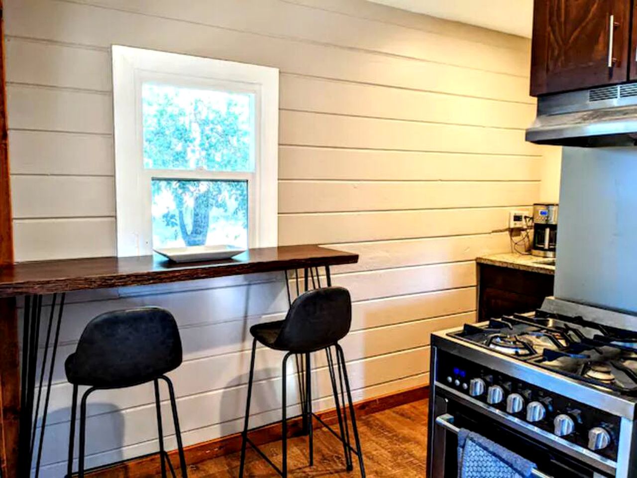 Tranquil Retreat in Santa Ysabel: Glamping Cabin with Nature's Beauty