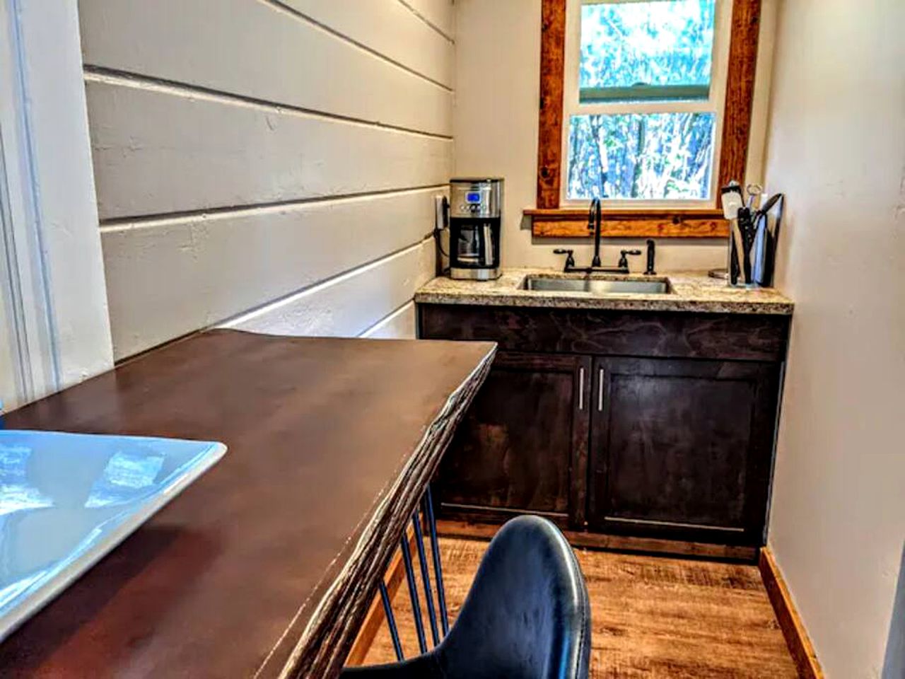 Tranquil Retreat in Santa Ysabel: Glamping Cabin with Nature's Beauty