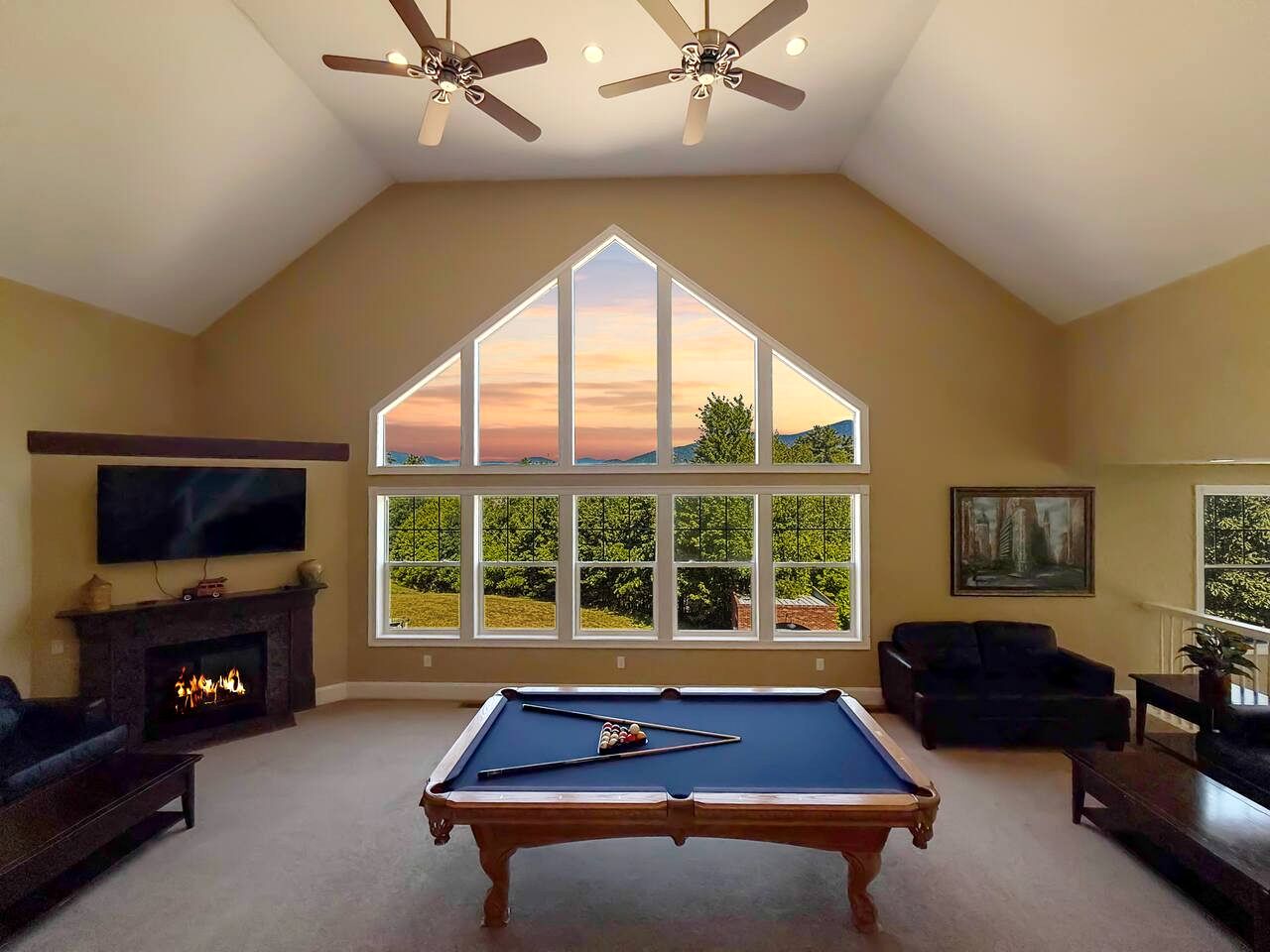 Spacious Luxury Vacation Home with Hot Tub & Mountain Views near Downtown North Conway, New Hampshire