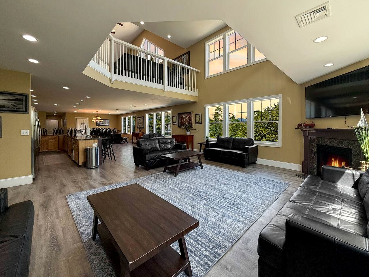 Spacious Luxury Vacation Home with Hot Tub & Mountain Views near Downtown North Conway, New Hampshire