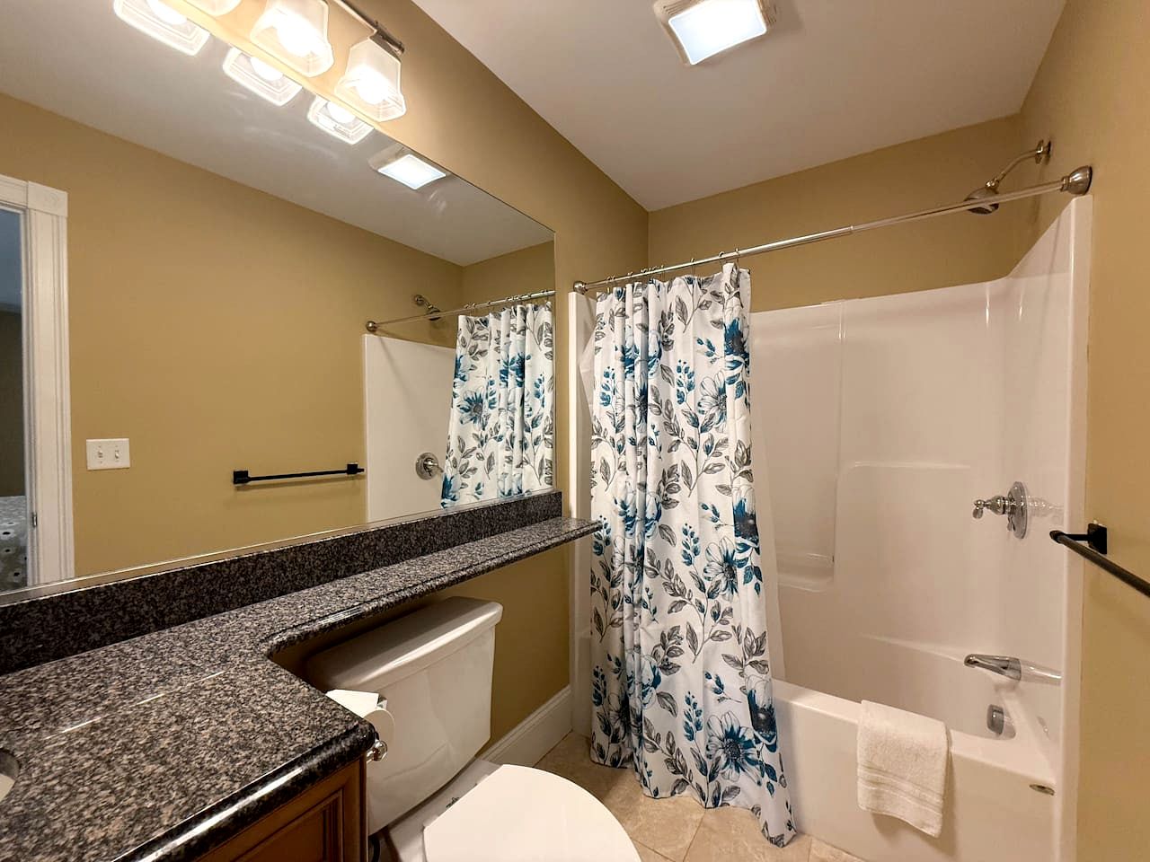 Spacious Luxury Vacation Home with Hot Tub & Mountain Views near Downtown North Conway, New Hampshire