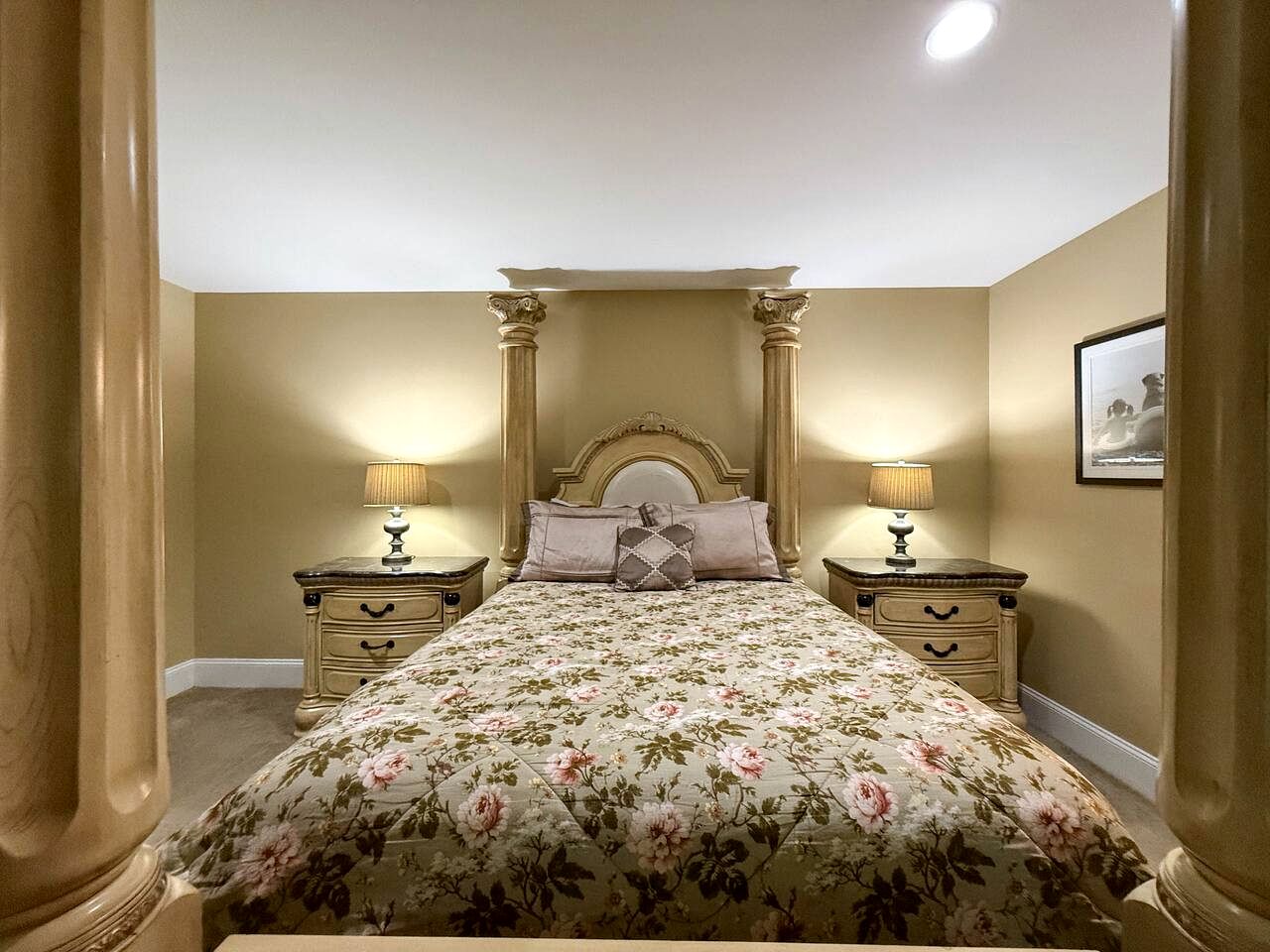 Spacious Luxury Vacation Home with Hot Tub & Mountain Views near Downtown North Conway, New Hampshire