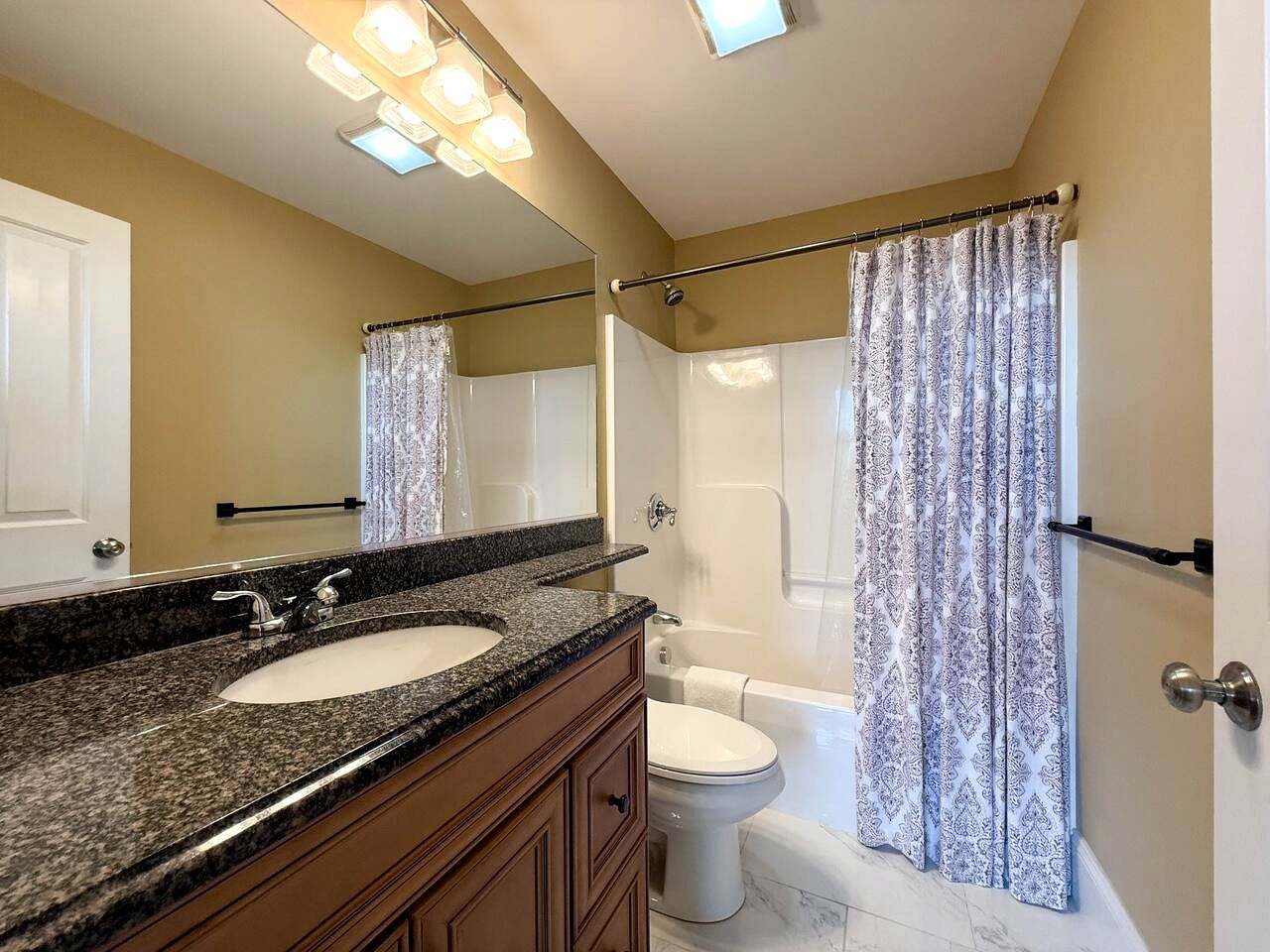 Spacious Luxury Vacation Home with Hot Tub & Mountain Views near Downtown North Conway, New Hampshire