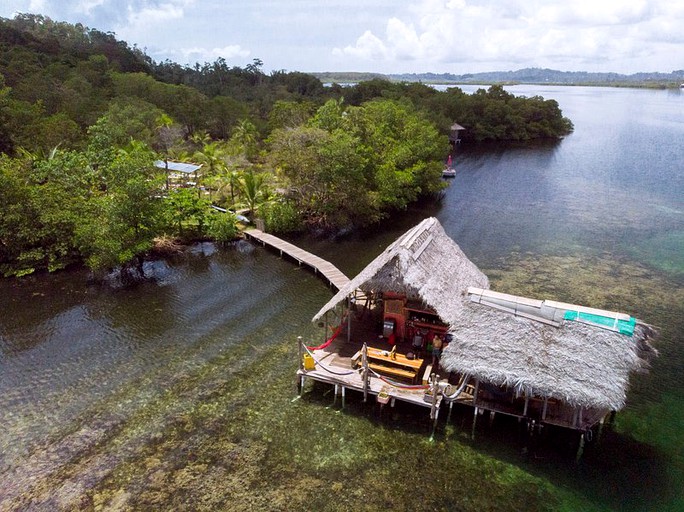 Tree Houses (San Cristóbal Island, Bocas del Toro, Panama)