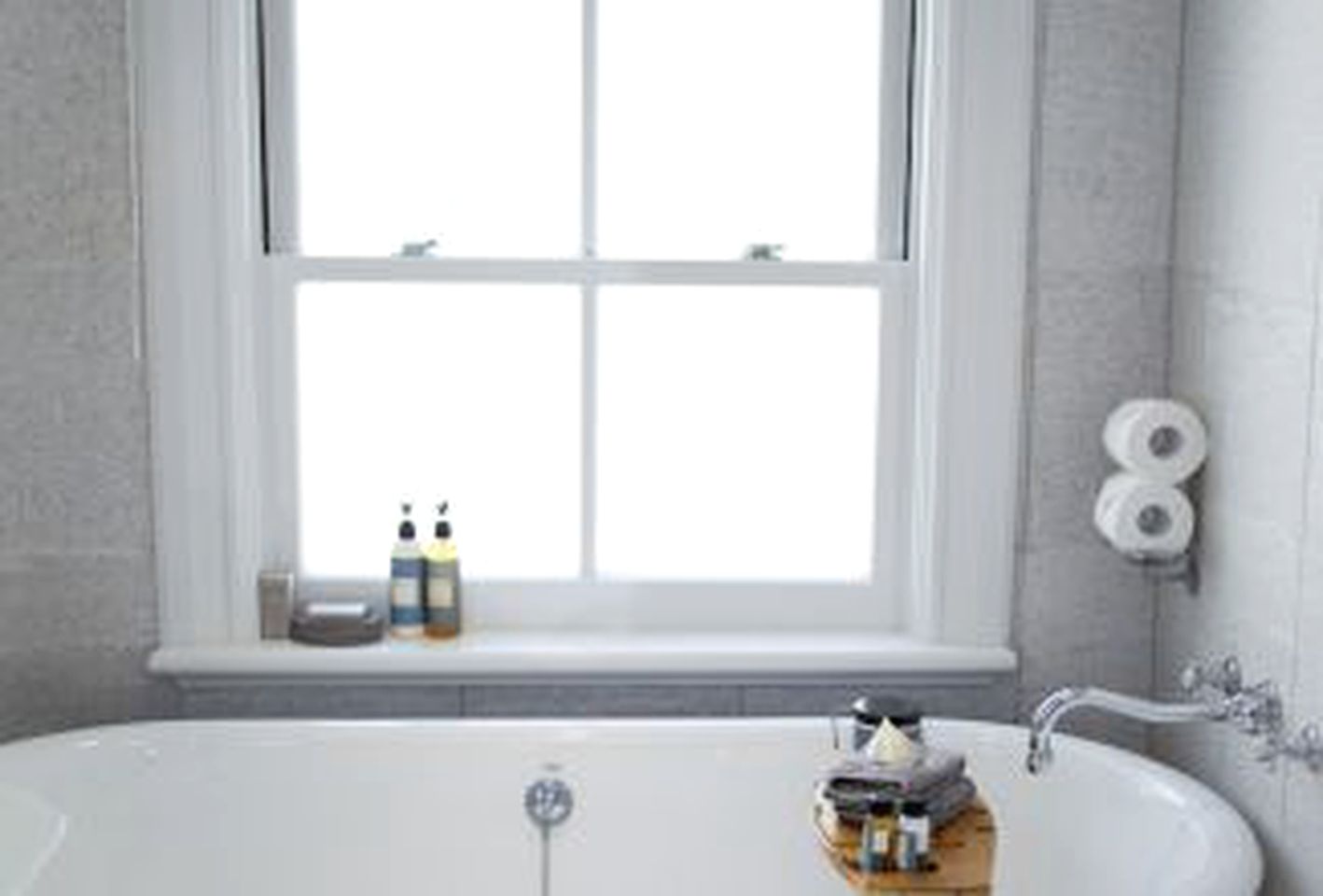 Bright and Modern Honeymoon Rental in Whitianga, New Zealand