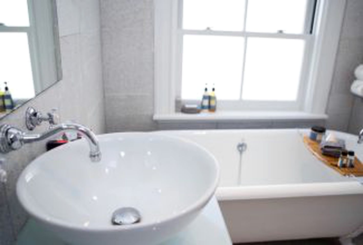 Bright and Modern Honeymoon Rental in Whitianga, New Zealand