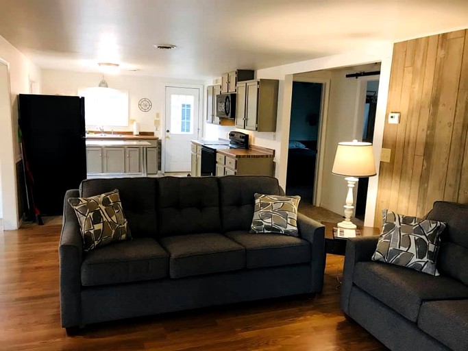 Waterfront Vacation Rental with a Shared Pool in Waushara County, Wisconsin | Cottages (Wild Rose, Wisconsin, United States of America)