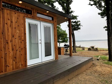 Waterfront Texas Tiny House Rental for a Romantic Getaway from Dallas photo 2