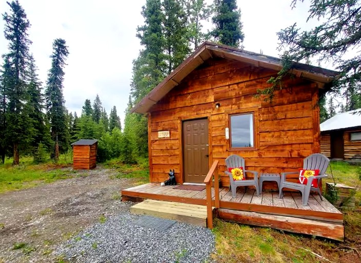 Wrangell-St.Elias National Park Glamping Cabin for an Alaskan Outdoor Adventure | Cabins (Nabesna, Alaska, United States of America)