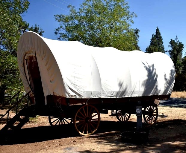Six-Person Conestoga Wagons for Glamping Getaway near Yosemite National Park, California | Caravans (Groveland, California, United States of America)