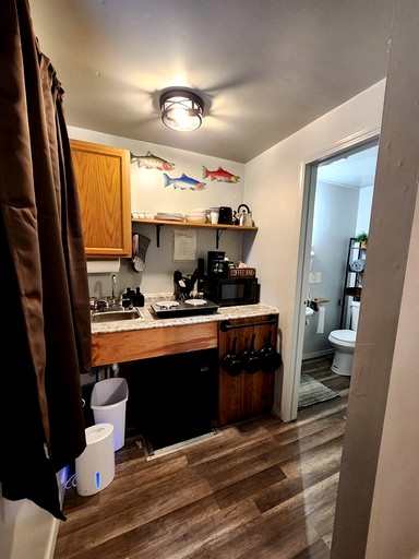 Tiny Cabin Perfect for Two in Seward, Alaska | Cabins (Seward, Alaska, United States of America)