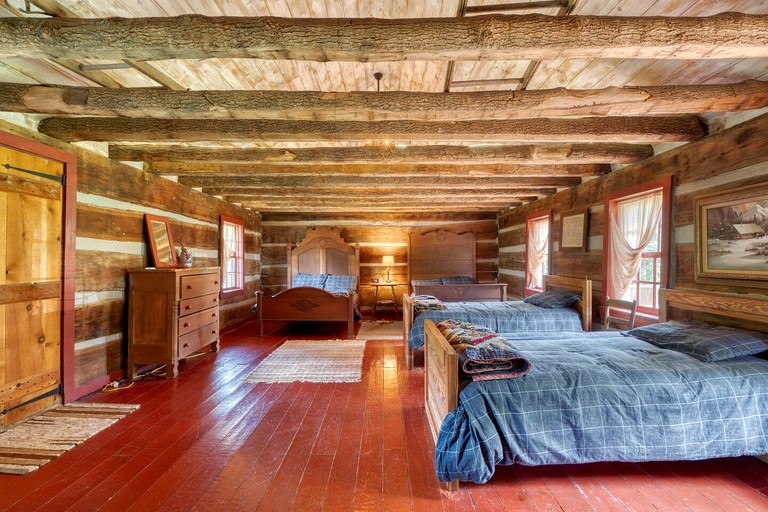 Enchanting Vacation Rental on Working Alpaca Farm near Kokomo, Indiana | Cabins (Flora, Indiana, United States of America)