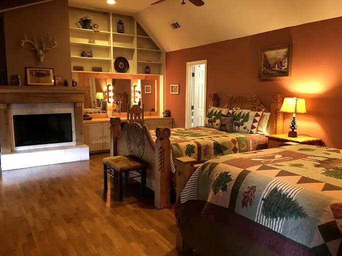 Cabins (Willis, Texas, United States)