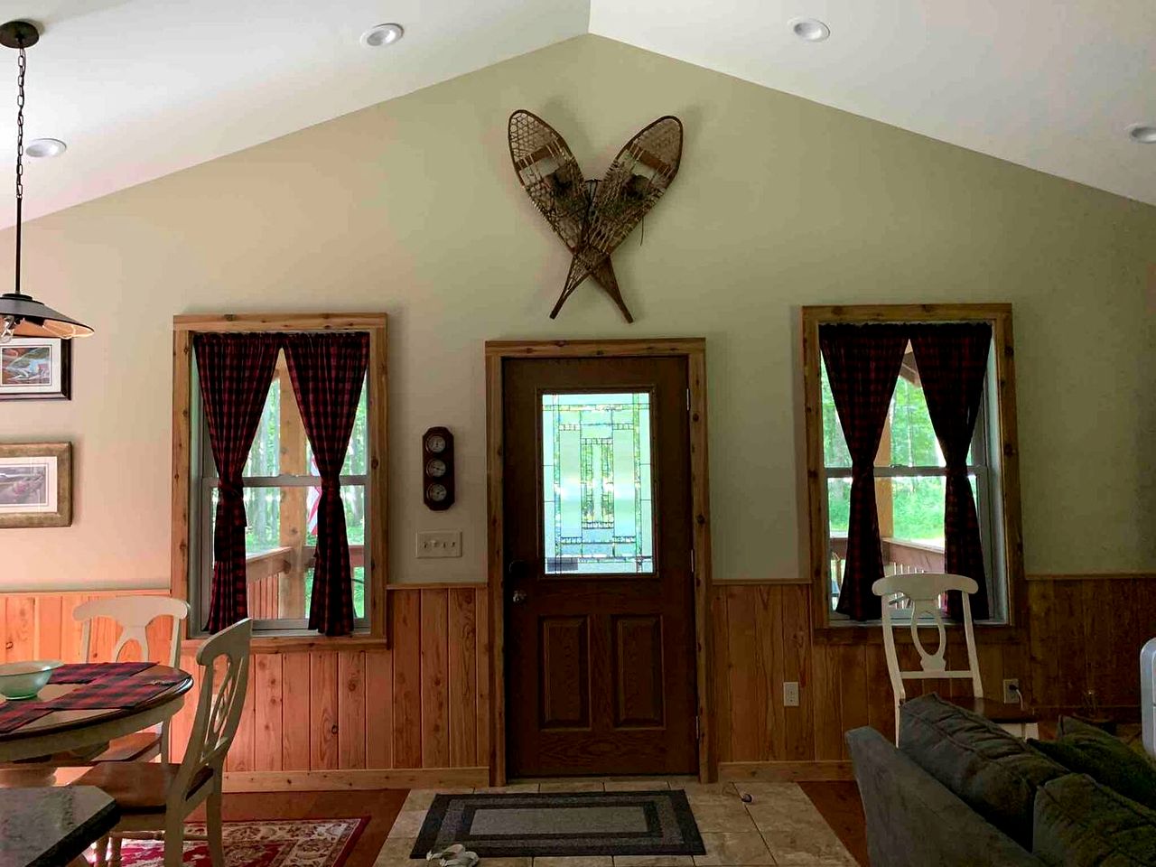 Cozy Three-Bedroom Cabin Near The Salmon River in Altmar, New York