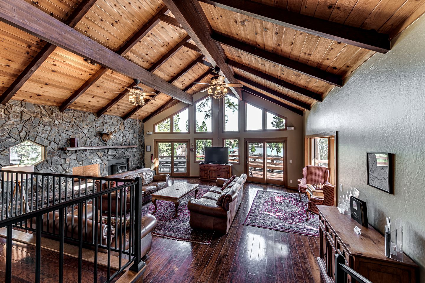 Fabulous Lakefront Group Cabin with Game Room, Outdoor Pool and Tennis Court in Groveland, California