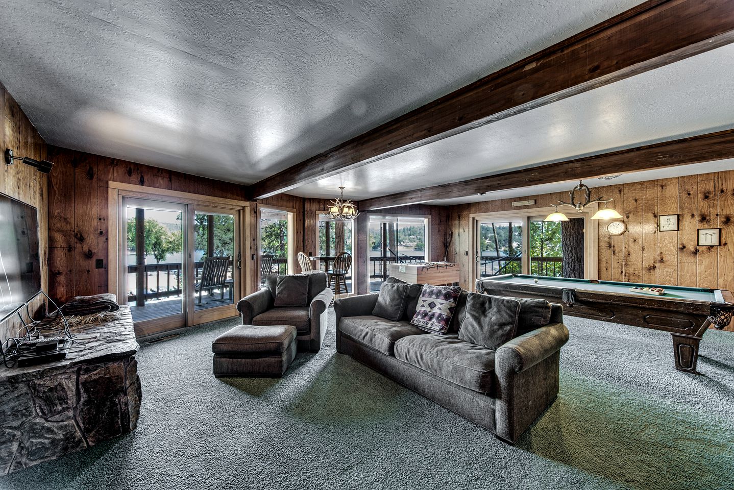 Fabulous Lakefront Group Cabin with Game Room, Outdoor Pool and Tennis Court in Groveland, California