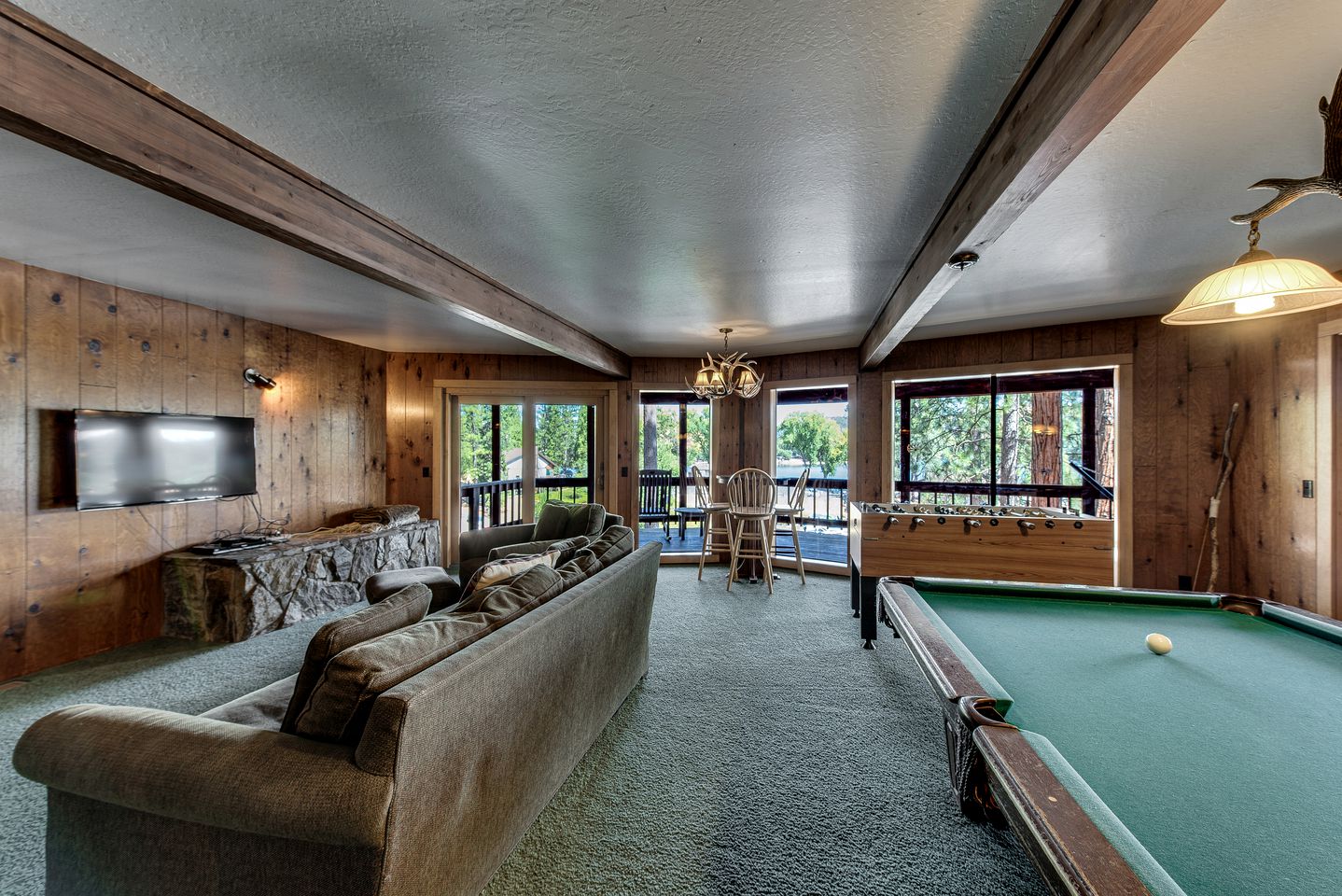 Fabulous Lakefront Group Cabin with Game Room, Outdoor Pool and Tennis Court in Groveland, California