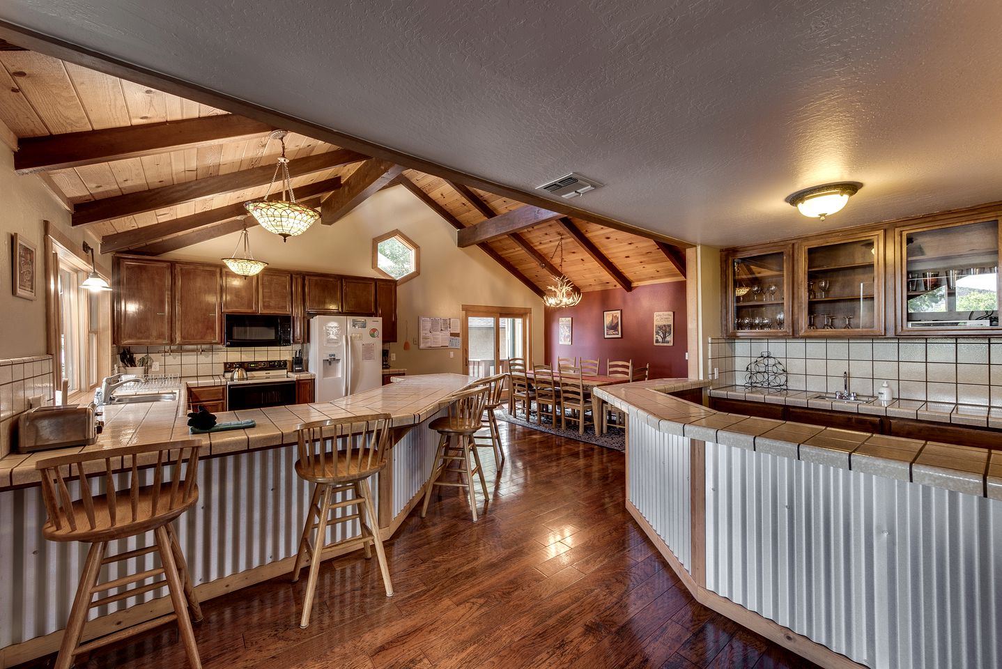 Fabulous Lakefront Group Cabin with Game Room, Outdoor Pool and Tennis Court in Groveland, California