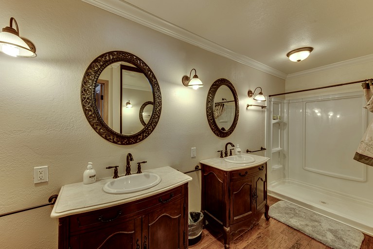 Cabins (United States of America, Groveland, California)