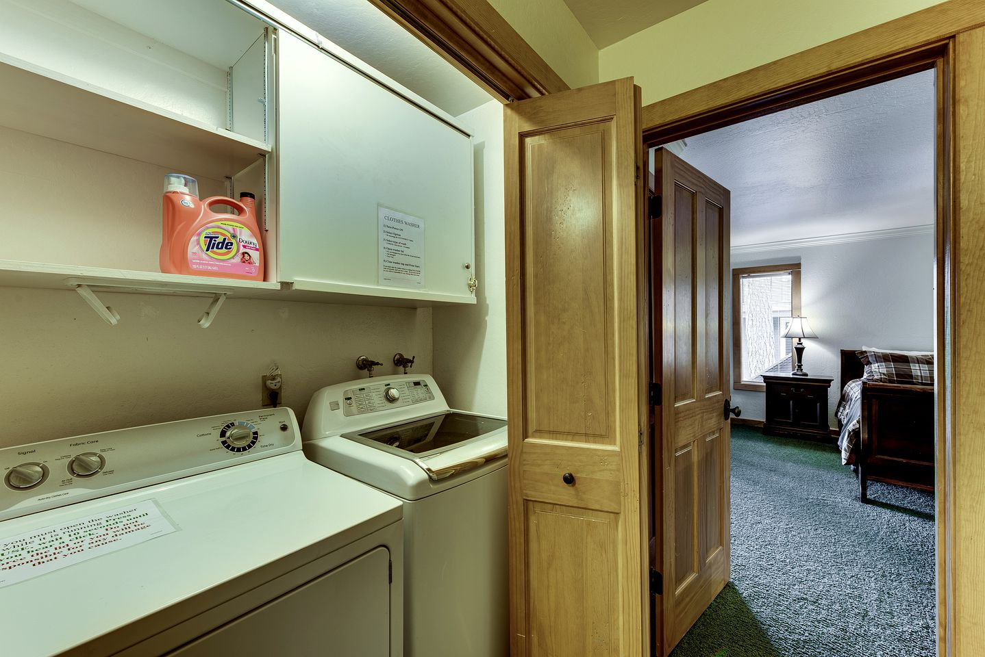 Fabulous Lakefront Group Cabin with Game Room, Outdoor Pool and Tennis Court in Groveland, California