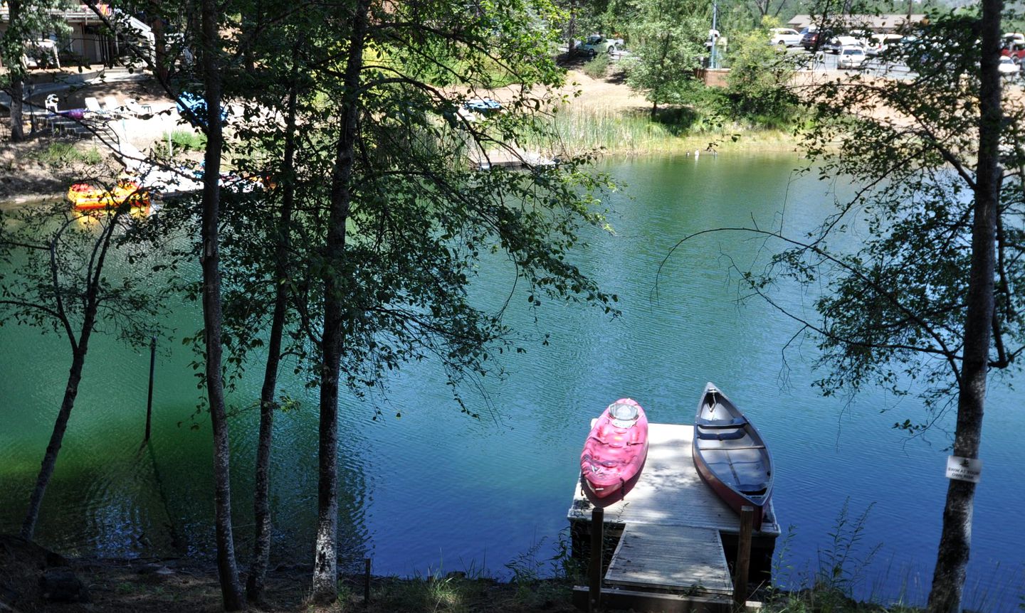 Fabulous Lakefront Group Cabin with Game Room, Outdoor Pool and Tennis Court in Groveland, California