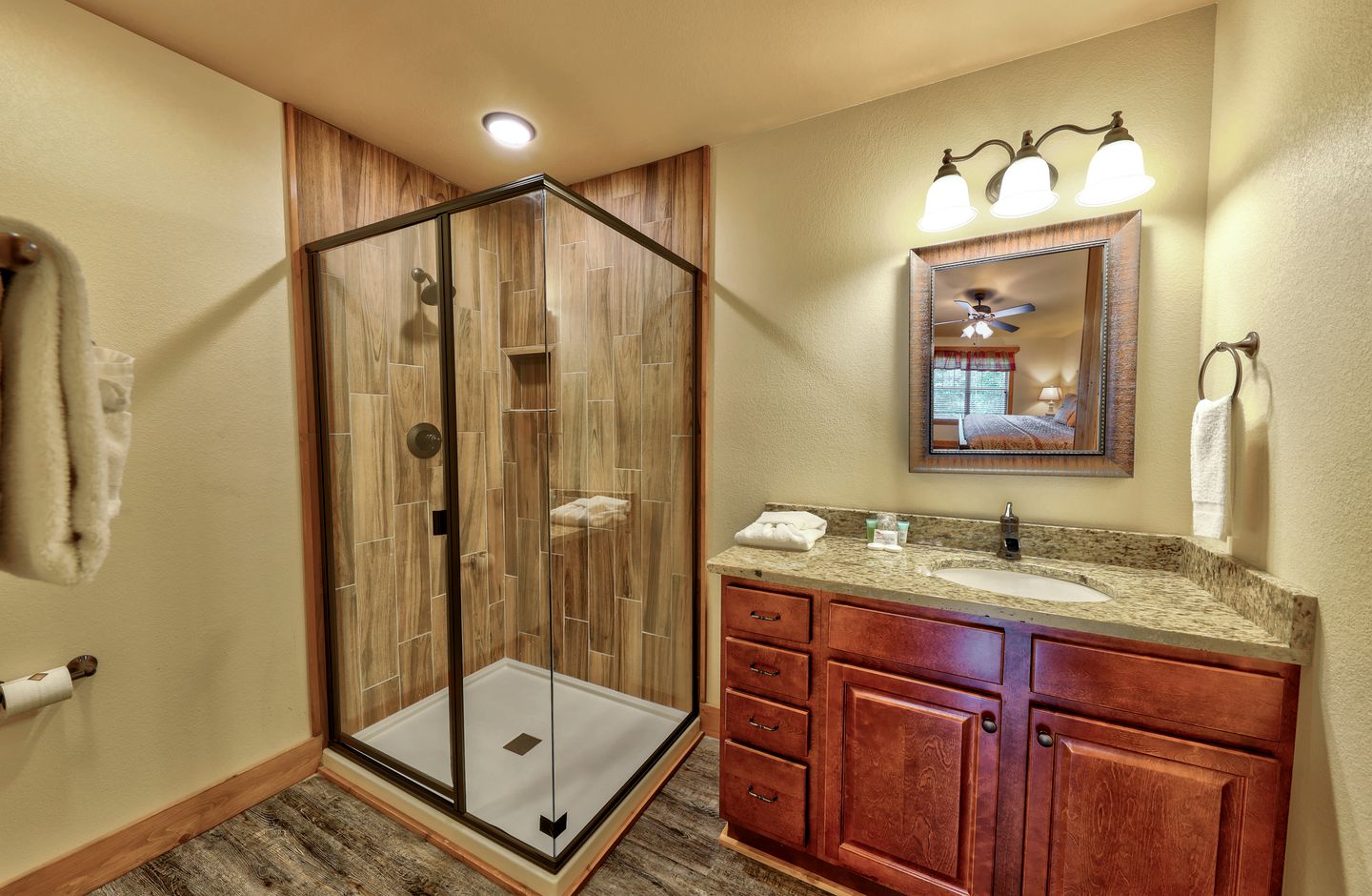 Pet-Friendly Rustic Cabin with Game Room, Hot-Tub and Outdoor Pool in Gatlinburg, Tennessee