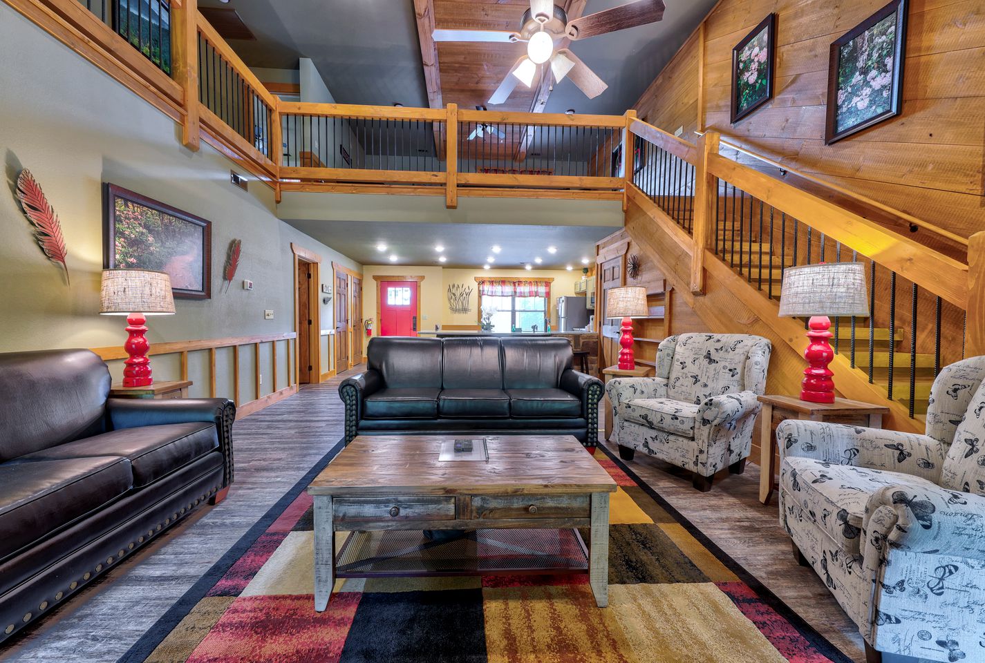 Pet-Friendly Rustic Cabin with Game Room, Hot-Tub and Outdoor Pool in Gatlinburg, Tennessee