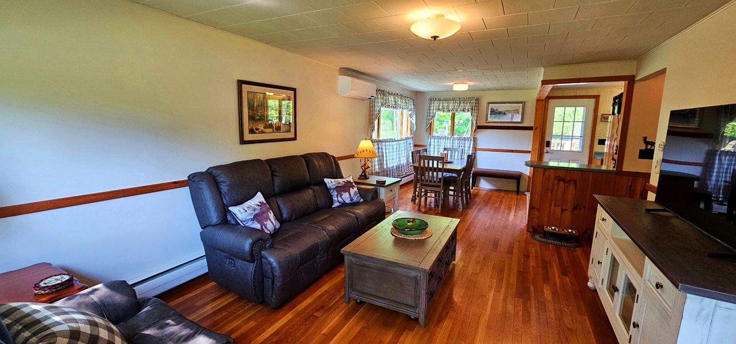 Radiant Pet-Friendly Cottage Oasis Near Moosehead Lake, Maine