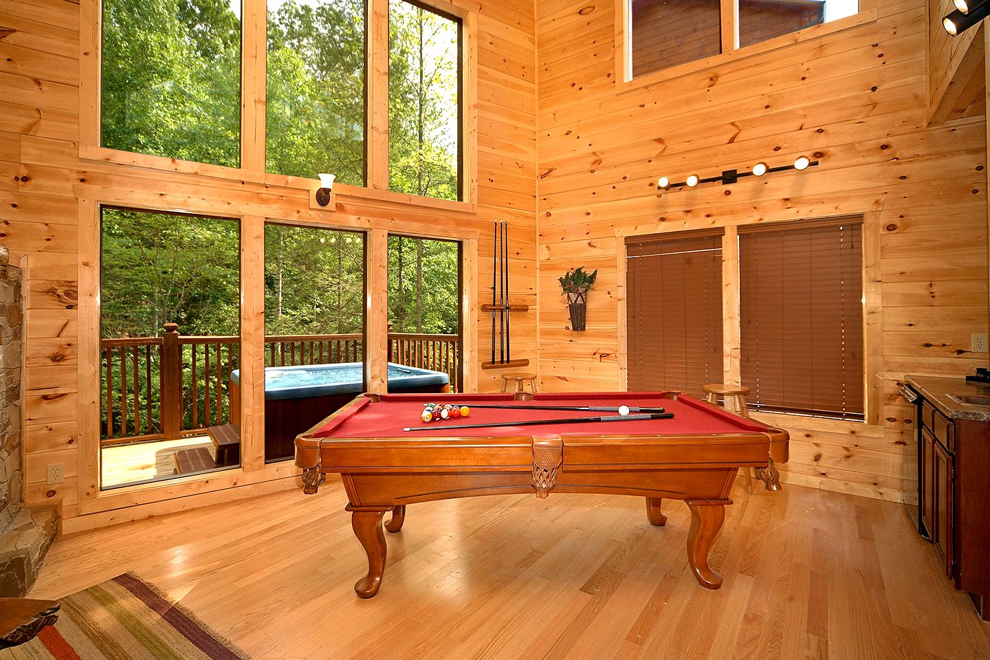 Majestic Gatlinburg Hot Tub Cabin Rental for Groups